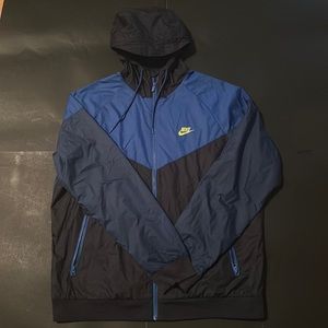 Nike jacket like new size XL